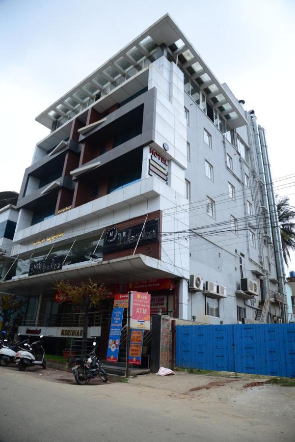 Miles Inn Hotel Hassan Exterior foto